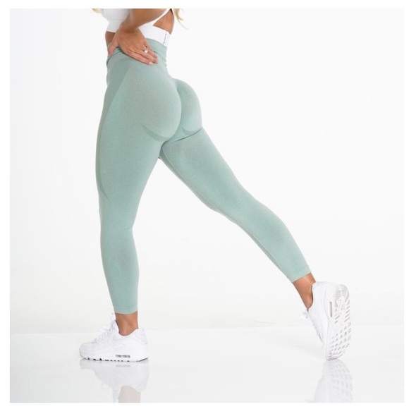NVGTN Pants - Sage Green Contour Leggings
